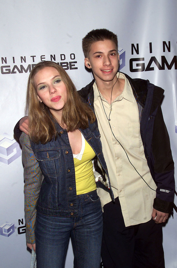 16 Fascinating and Rare Photos of Celebrities - Wow Gallery